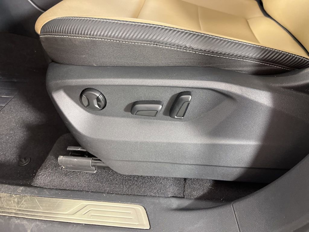 Used 2022 Volkswagen Atlas Cross Sport SE w/ Panoramic Sunroof Package image 23