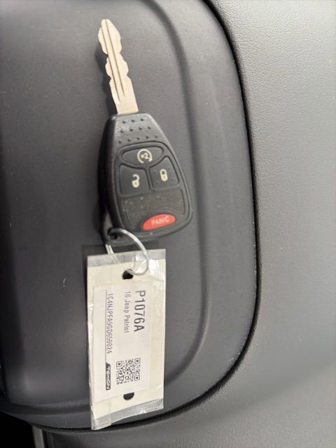 Used 2016 Jeep Patriot Latitude image 34