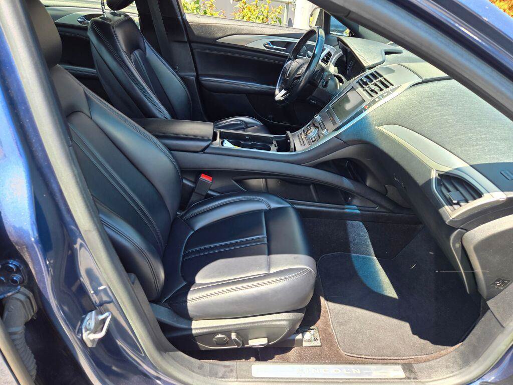Used 2019 Lincoln MKZ Premiere FWD image 5