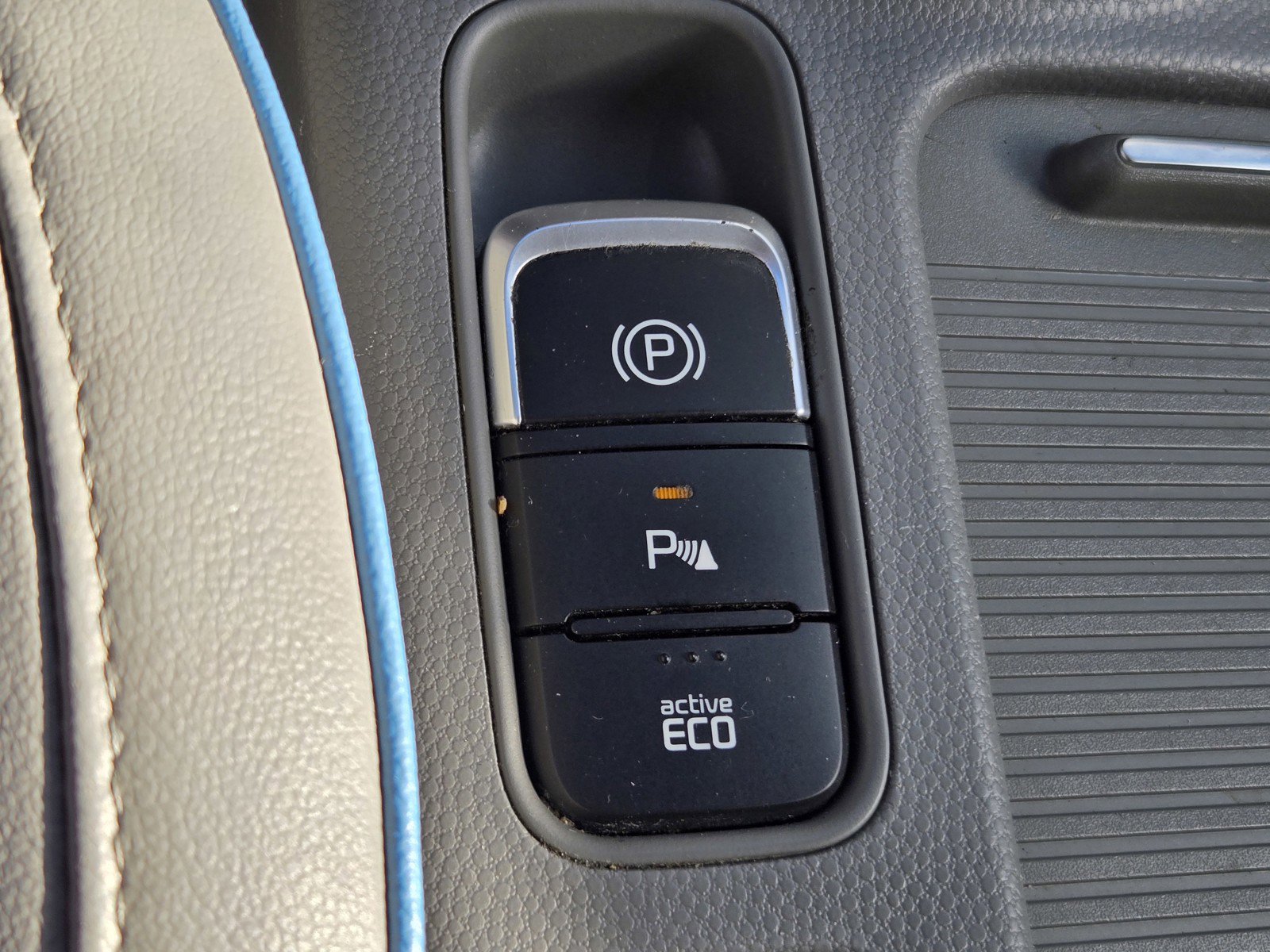 Used 2017 Kia Soul EV + w/ Sun & Fun Package image 21