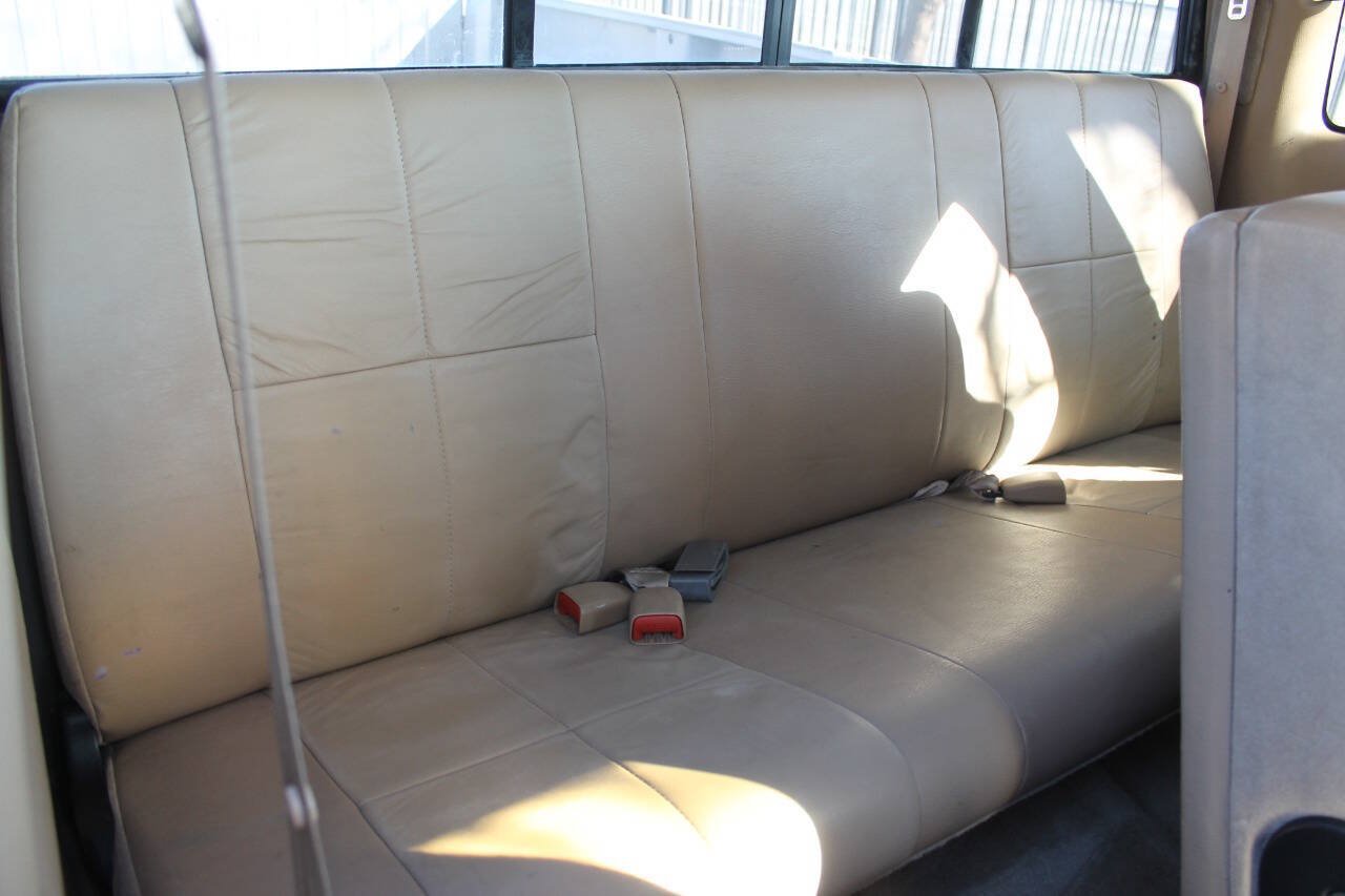 Used 1997 Dodge Ram 2500 Truck 2WD Club Cab image 19