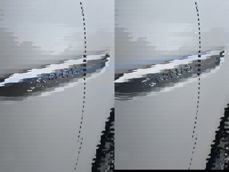 Used 2019 Lincoln Continental Select image 8