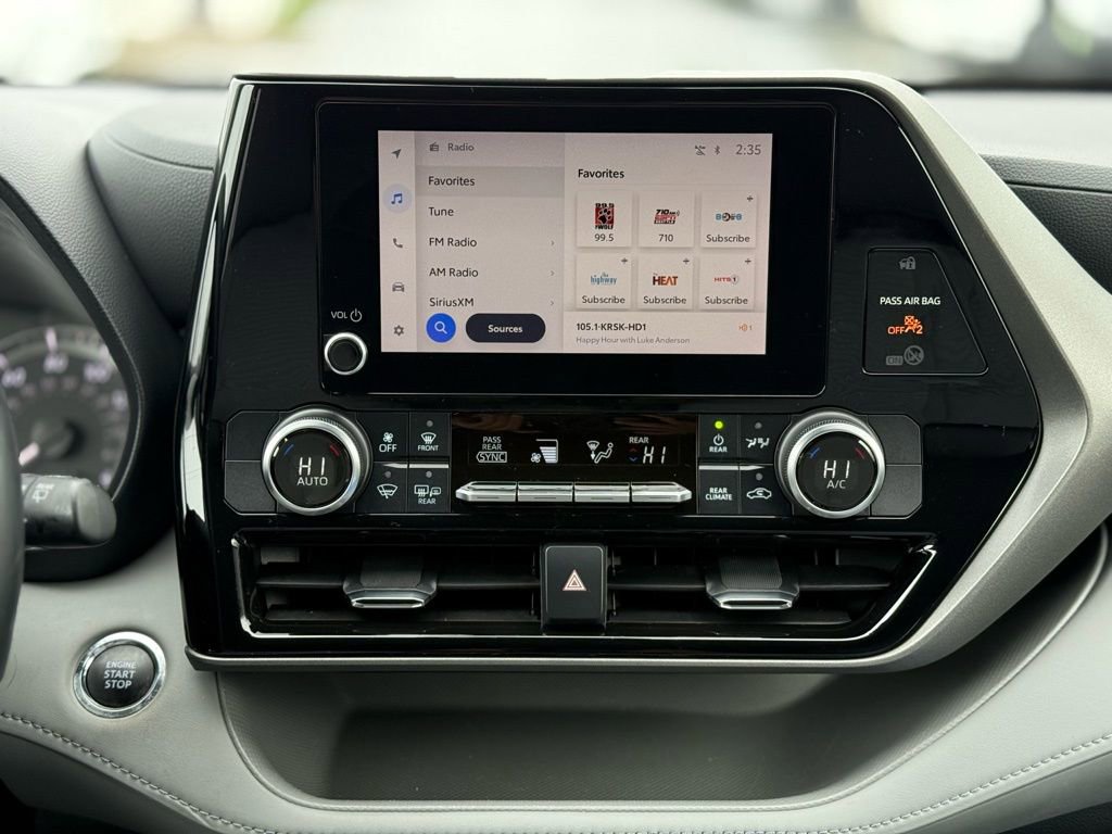 Used 2023 Toyota Highlander LE image 26