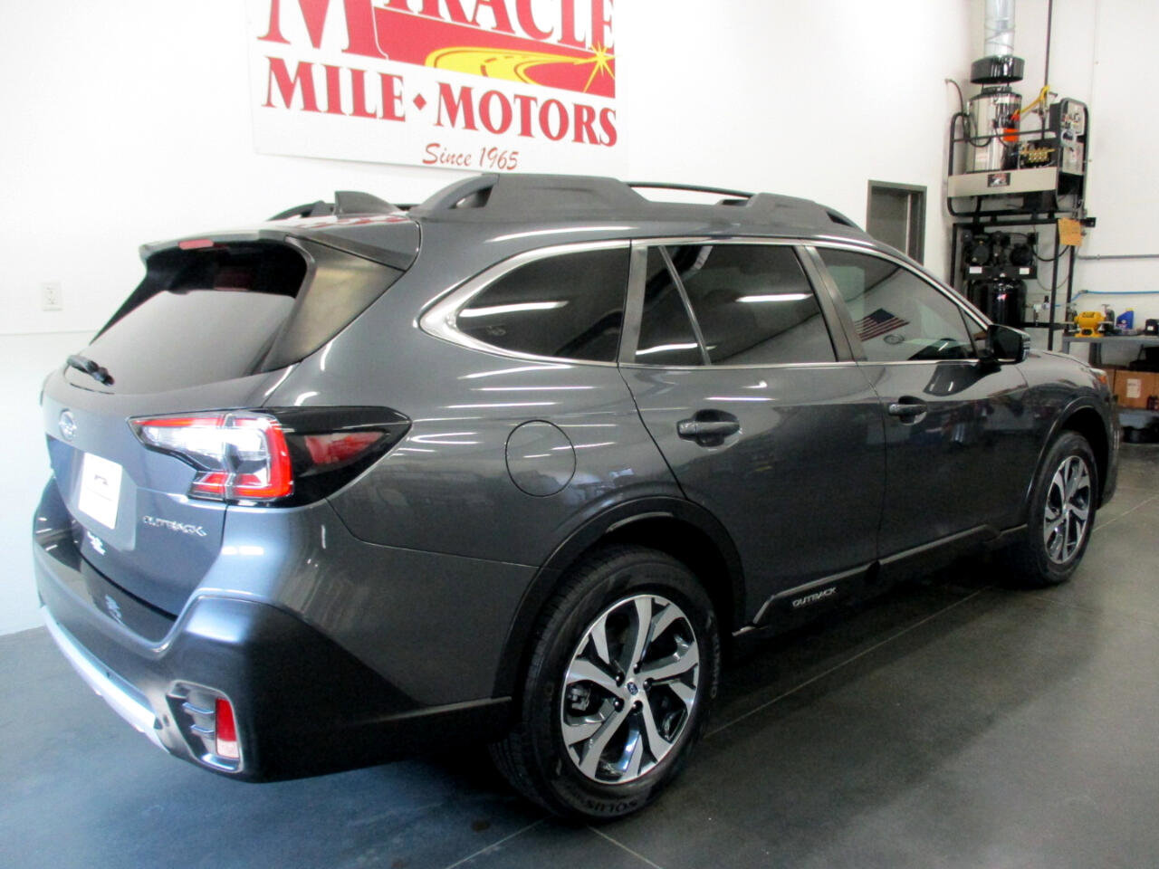 Used 2021 Subaru Outback Limited image 7