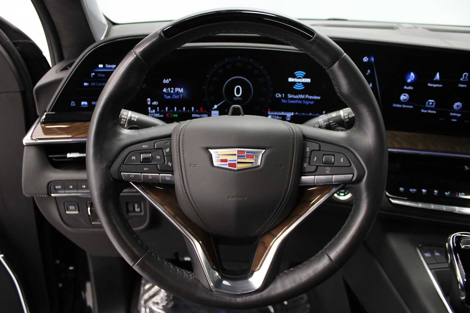 Certified 2024 Cadillac Escalade ESV Sport Platinum w/ LPO, ONYX Package image 28