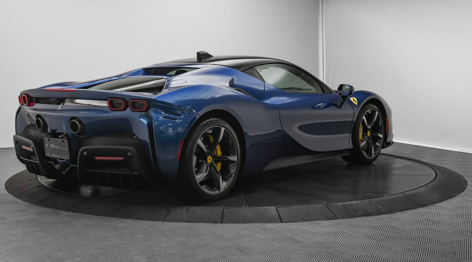 Used 2021 Ferrari SF90 Stradale AWD/4WD image 7
