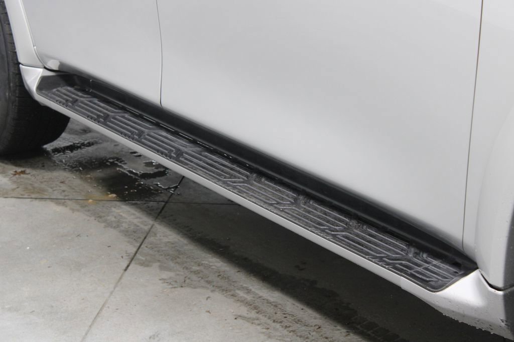 Used 2024 Nissan Armada SL image 13