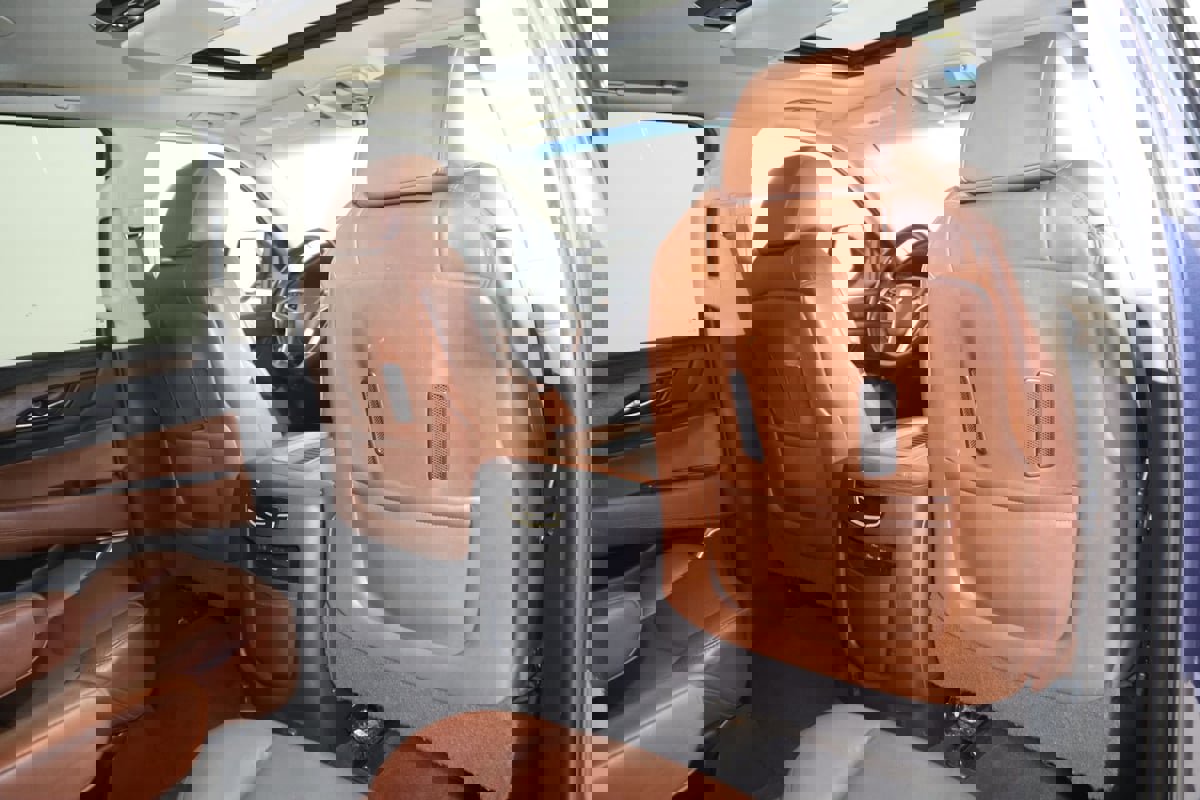 Used 2019 Cadillac Escalade ESV Premium Luxury AWD/4WD image 16