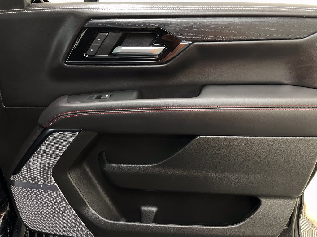 Certified 2026 GMC Yukon XL AT4 Ultimate w/ LPO, Floor Liner Package AWD/4WD image 50