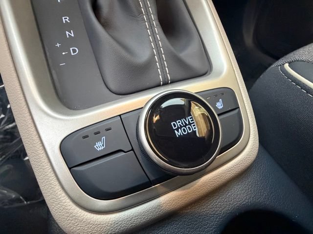 Used 2026 Hyundai Venue SEL FWD image 27