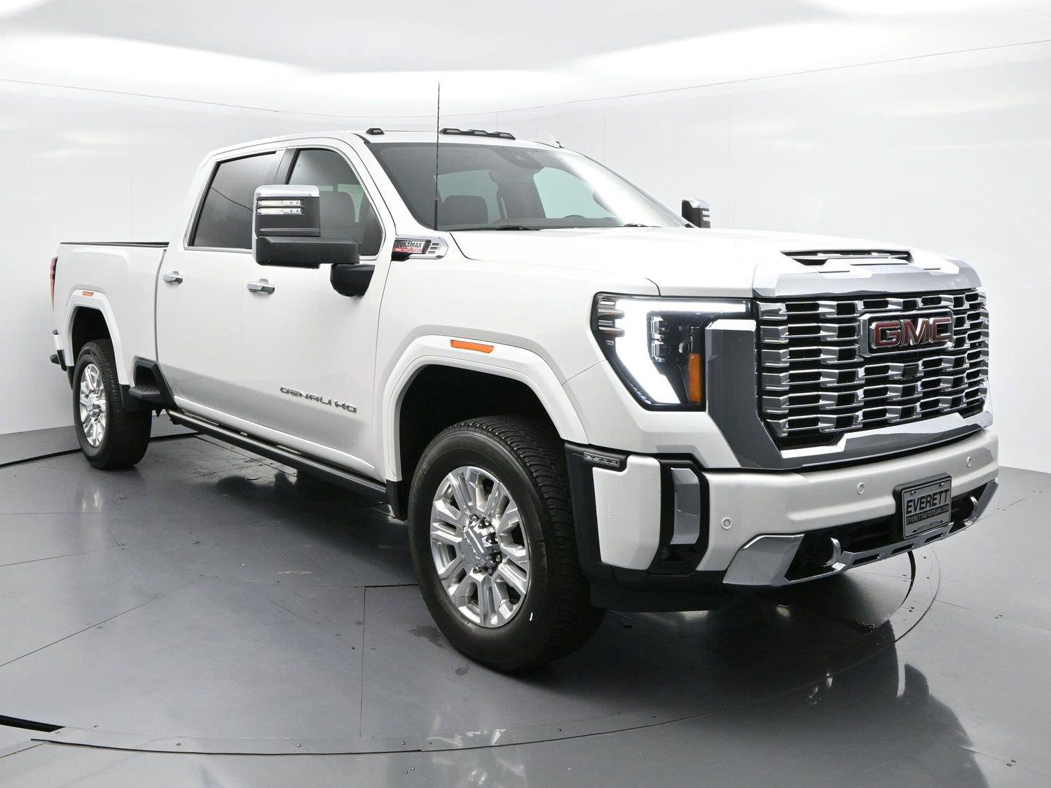 Used 2025 GMC Sierra 2500 Denali w/ Denali Reserve Package AWD/4WD image 2