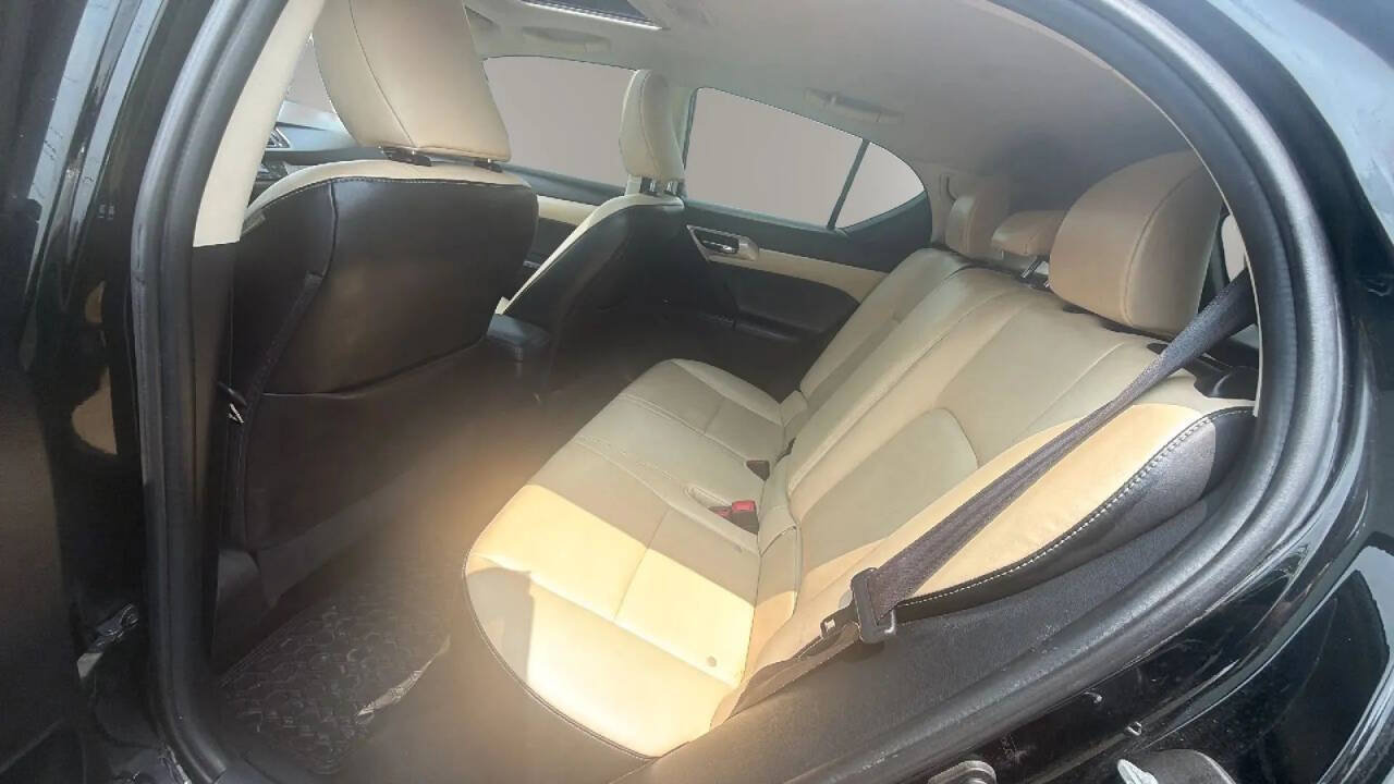 Used 2014 Lexus CT 200h w/ Seat Comfort Package FWD image 13