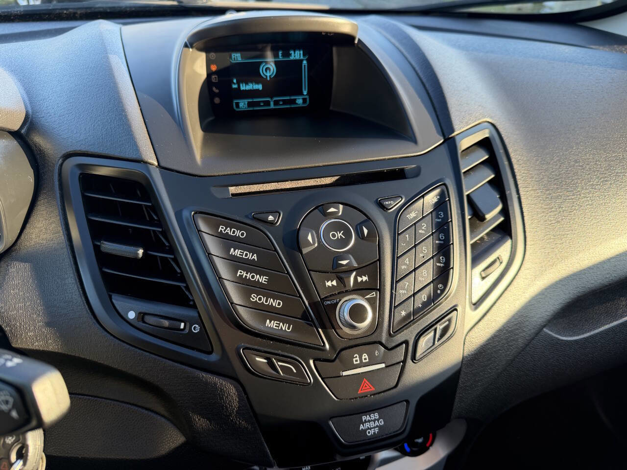 Used 2017 Ford Fiesta SE image 20