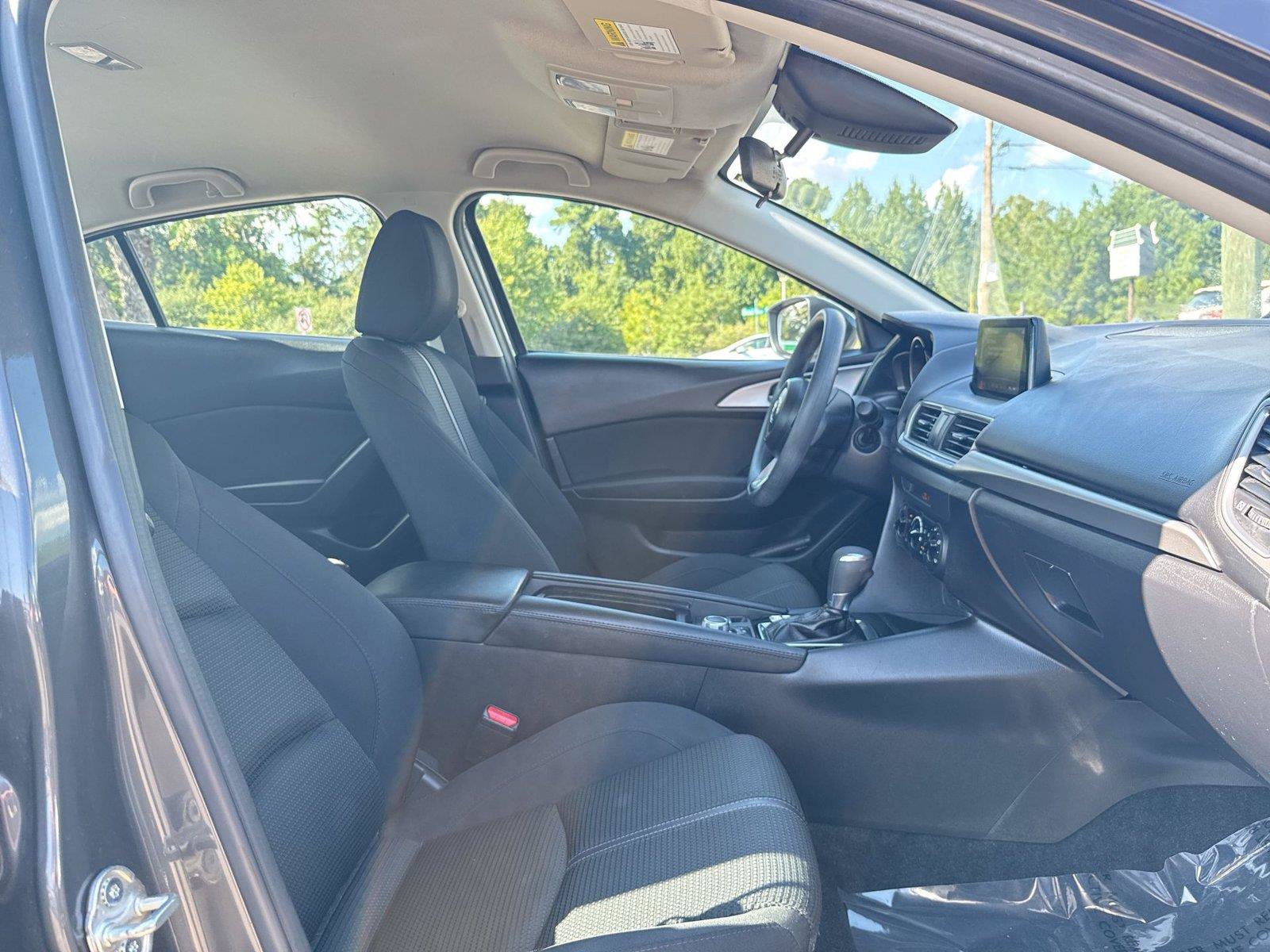 Used 2018 MAZDA MAZDA3 Sport w/ Preferred Equipment Package FWD image 17