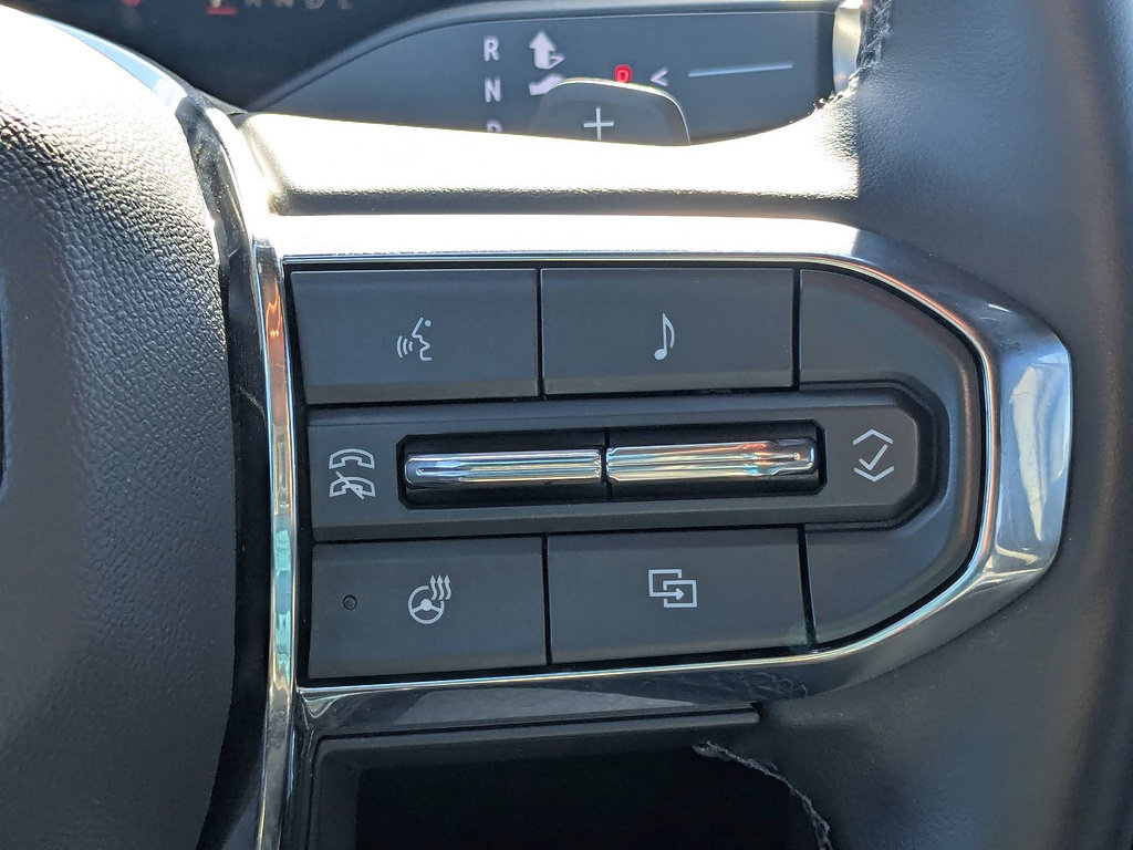 Used 2025 GMC Acadia Elevation FWD image 27