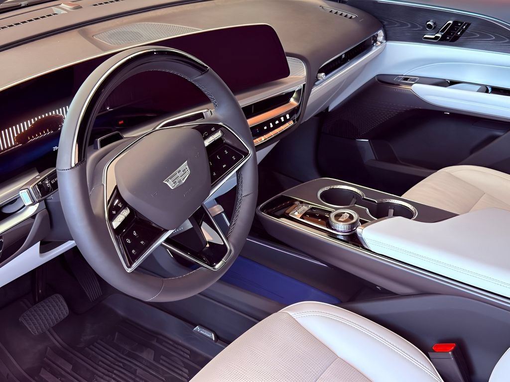 New 2026 Cadillac Lyriq Luxury w/ LPO, Floor Liner Package AWD/4WD image 7