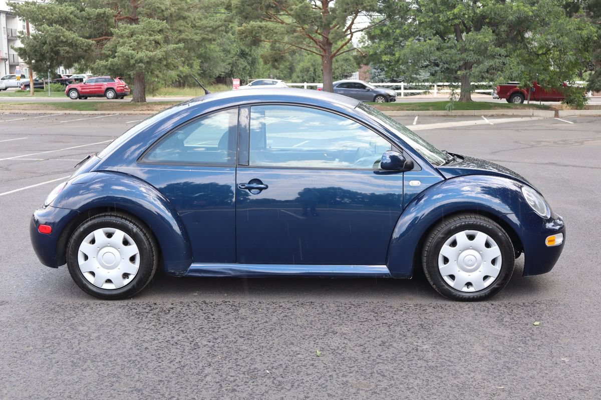 Used 2003 Volkswagen Beetle GL FWD image 3
