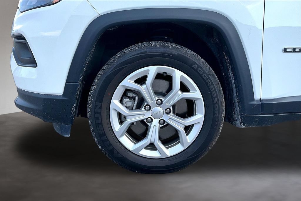 Used 2024 Jeep Compass Latitude AWD/4WD image 31