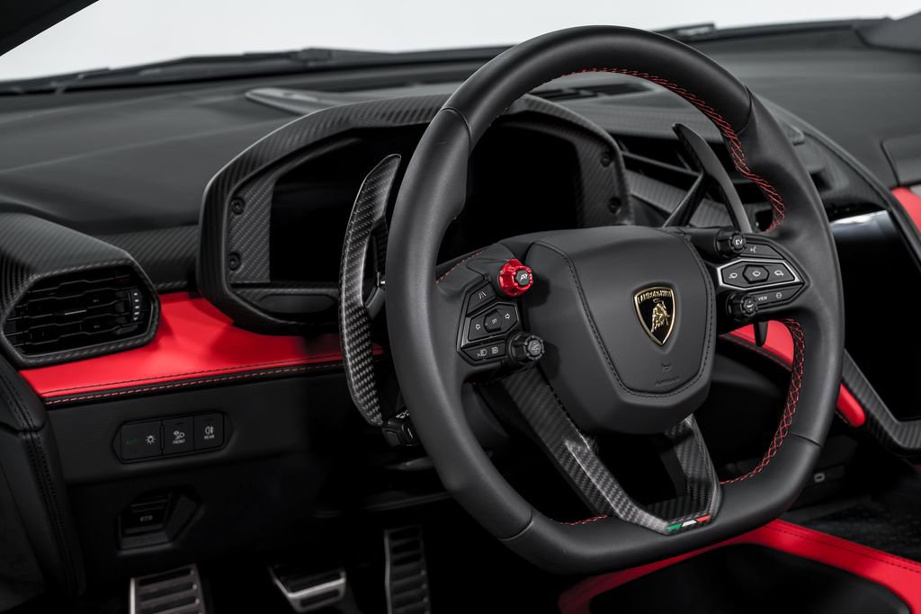 Used 2024 Lamborghini Revuelto image 12