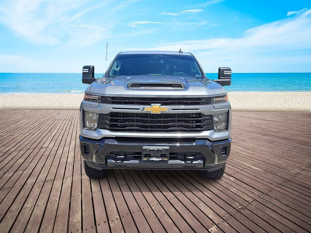 Used 2024 Chevrolet Silverado 2500 Custom w/ Custom Value Package AWD/4WD image 2