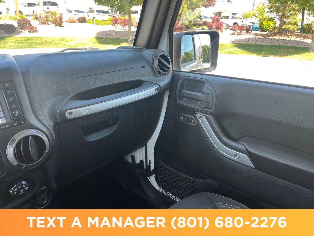 Used 2016 Jeep Wrangler Sahara w/ Connectivity Group AWD/4WD image 24