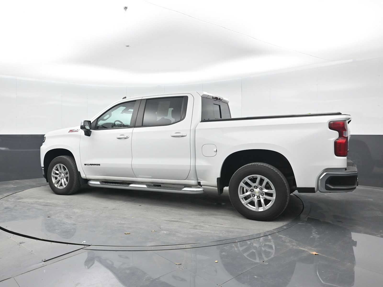 Used 2020 Chevrolet Silverado 1500 LT w/ All-Star Edition AWD/4WD image 2