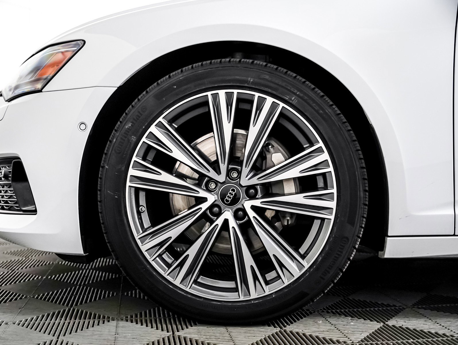 Used 2023 Audi A6 2.0T Premium w/ Convenience Package image 4