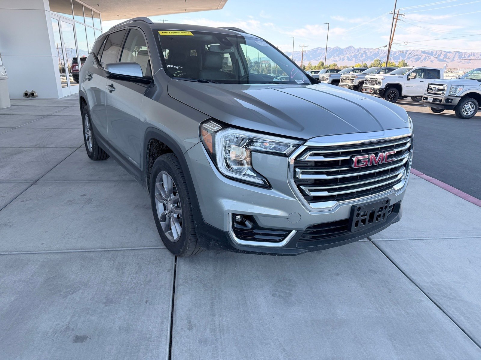 Used 2024 GMC Terrain SLT video 1