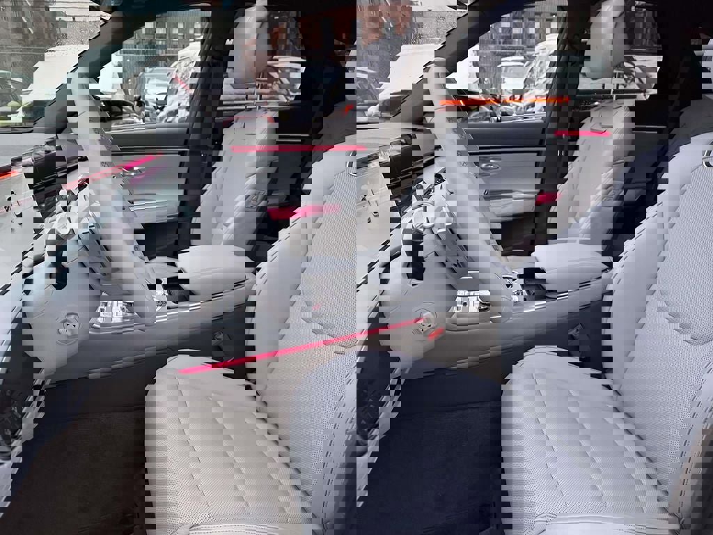 Used 2026 Genesis GV70 2.5T Advanced image 16