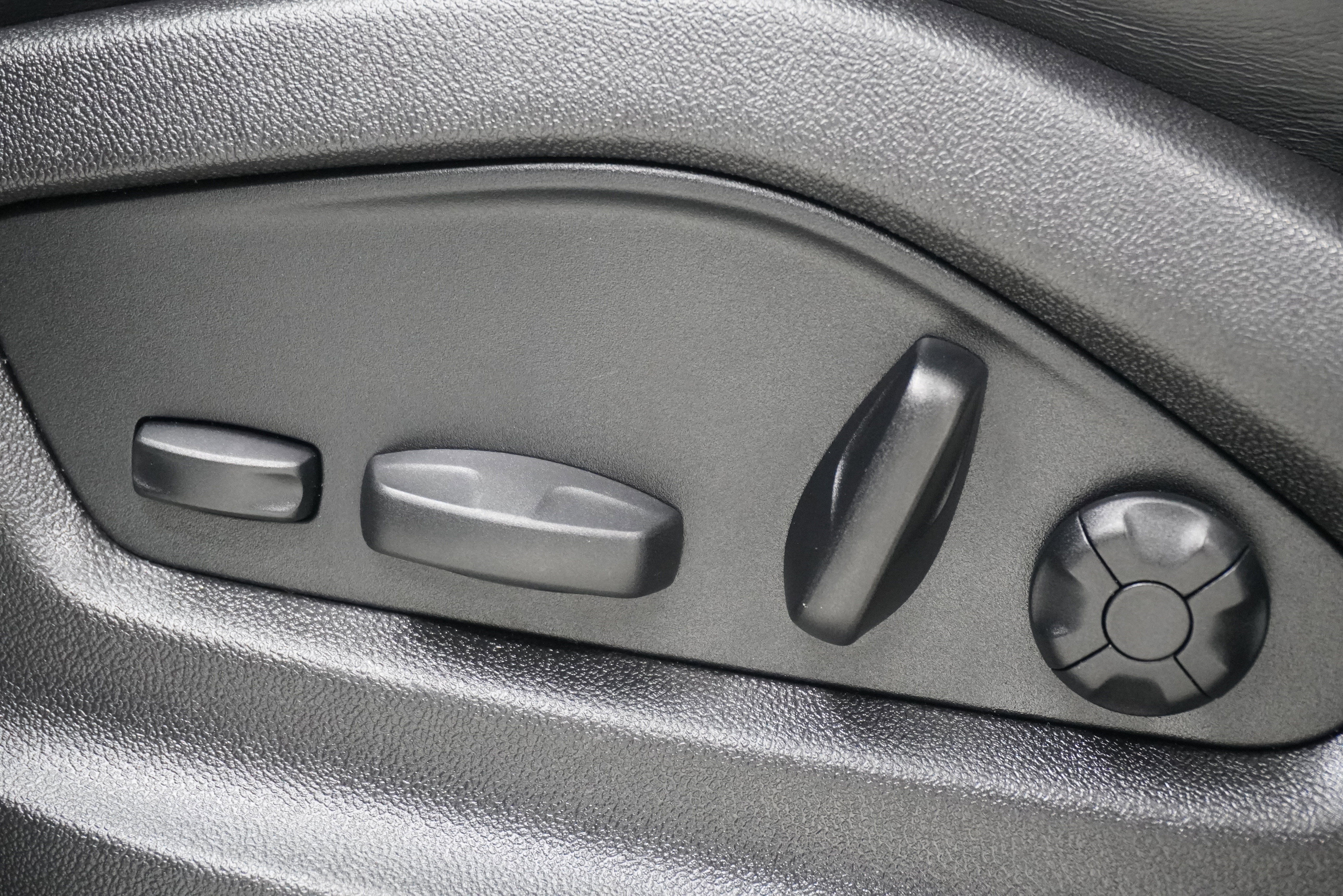 Used 2022 Porsche Cayenne Coupe AWD/4WD image 15