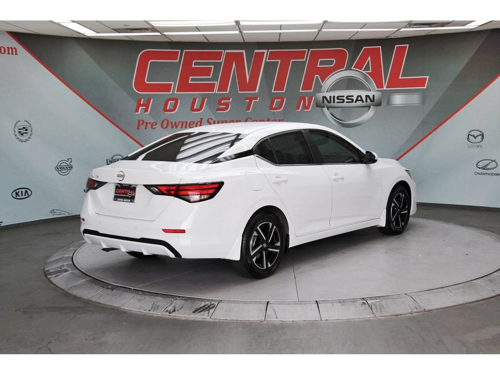 Used 2025 Nissan Sentra SV FWD image 4
