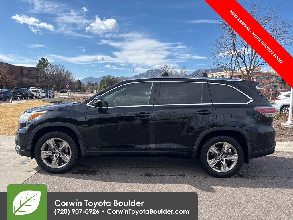 Used 2016 Toyota Highlander Limited w/ Driver Technology Package image 4