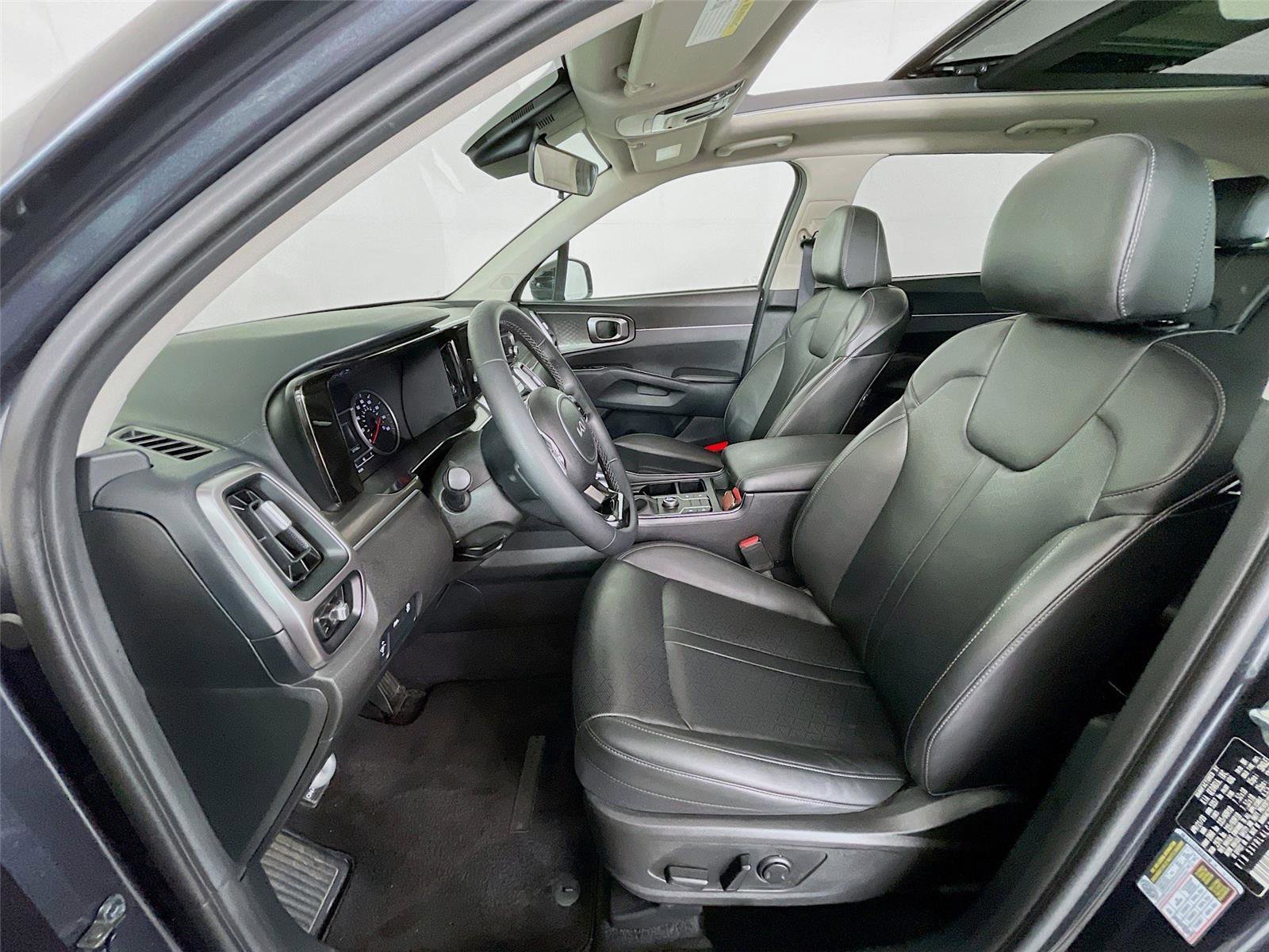 Used 2023 Kia Sorento S w/ Panoramic Sunroof Package image 26