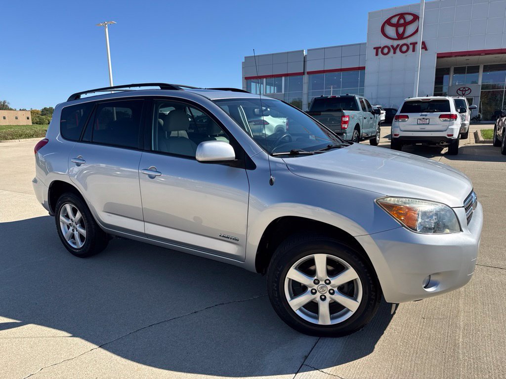 Used 2008 Toyota RAV4 Limited AWD/4WD image 2