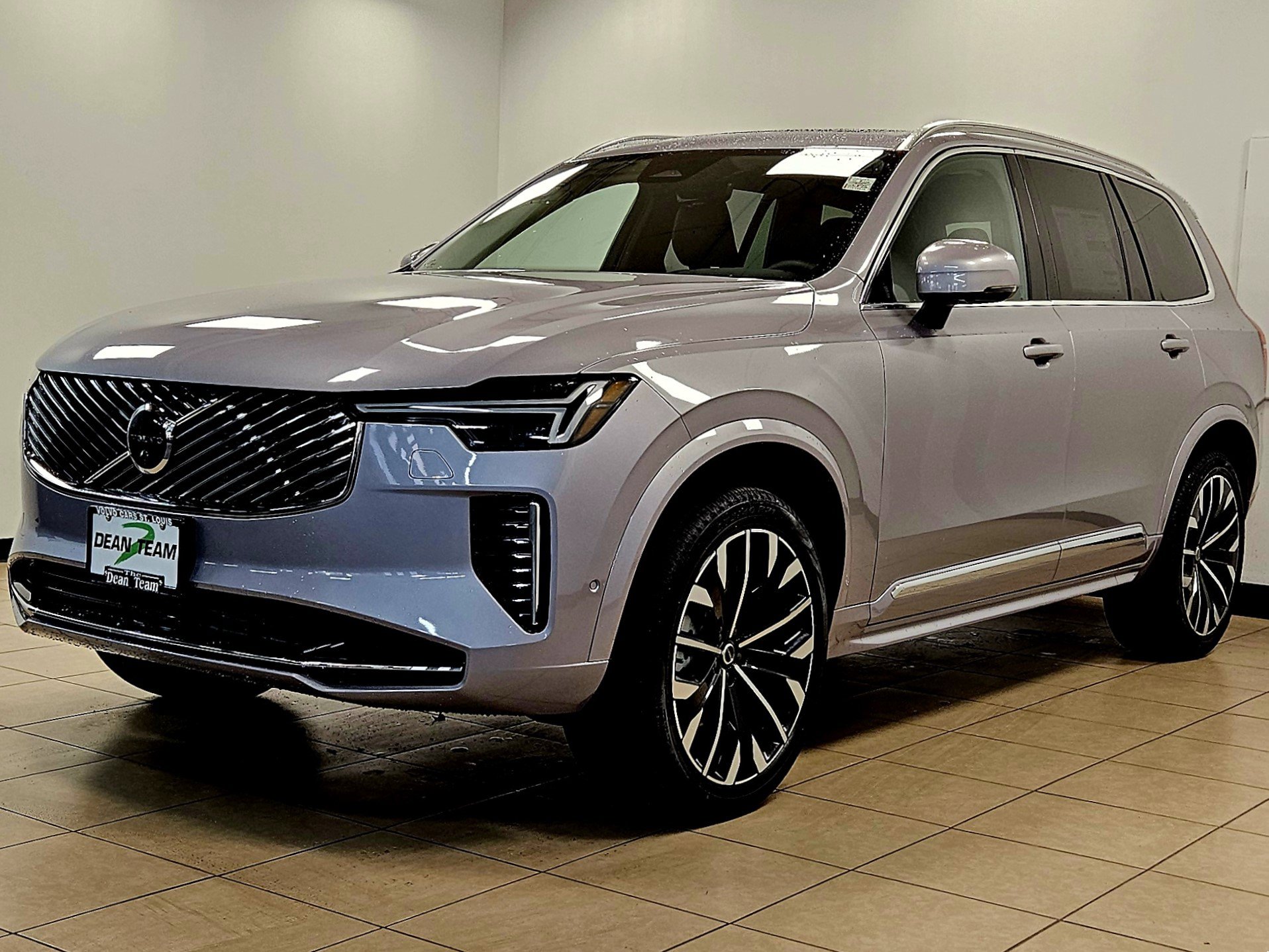 New 2026 Volvo XC90 B5 Plus w/ Protection Package image 4