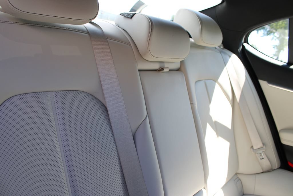 Used 2024 Genesis G70 2.5T image 25