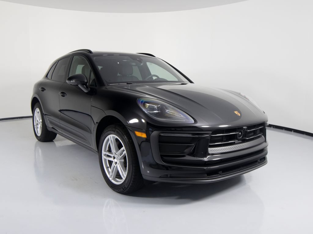 Certified 2026 Porsche Macan AWD/4WD image 12