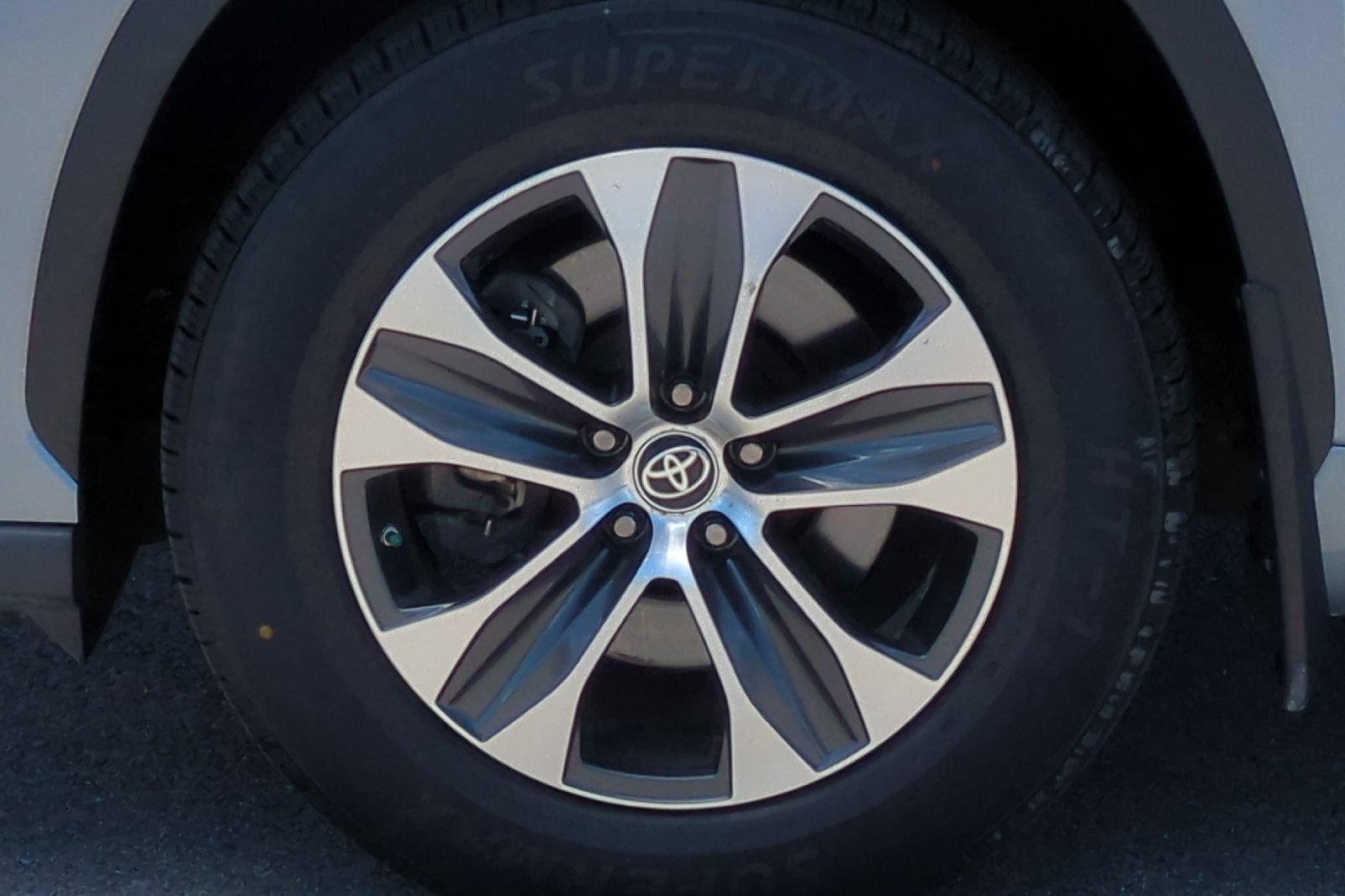 Used 2020 Toyota Highlander XLE AWD/4WD image 44