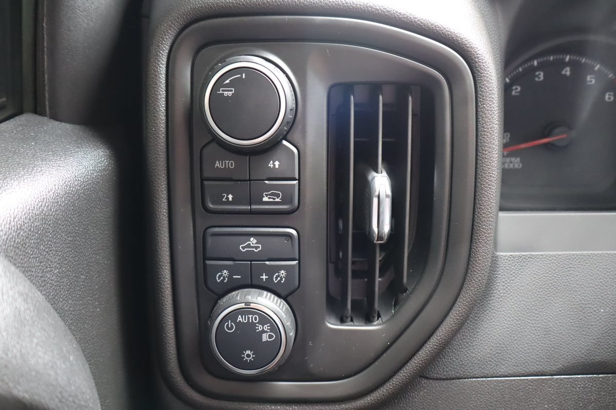 Used 2022 Chevrolet Silverado 1500 Custom AWD/4WD image 28