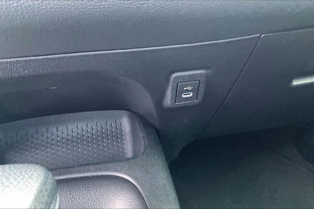 Used 2025 Toyota Corolla SE image 16