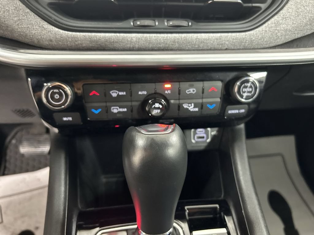Certified 2022 Jeep Compass Latitude w/ Convenience Group AWD/4WD image 16