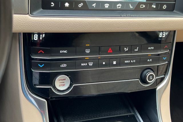 Used 2020 Jaguar XF Prestige image 23