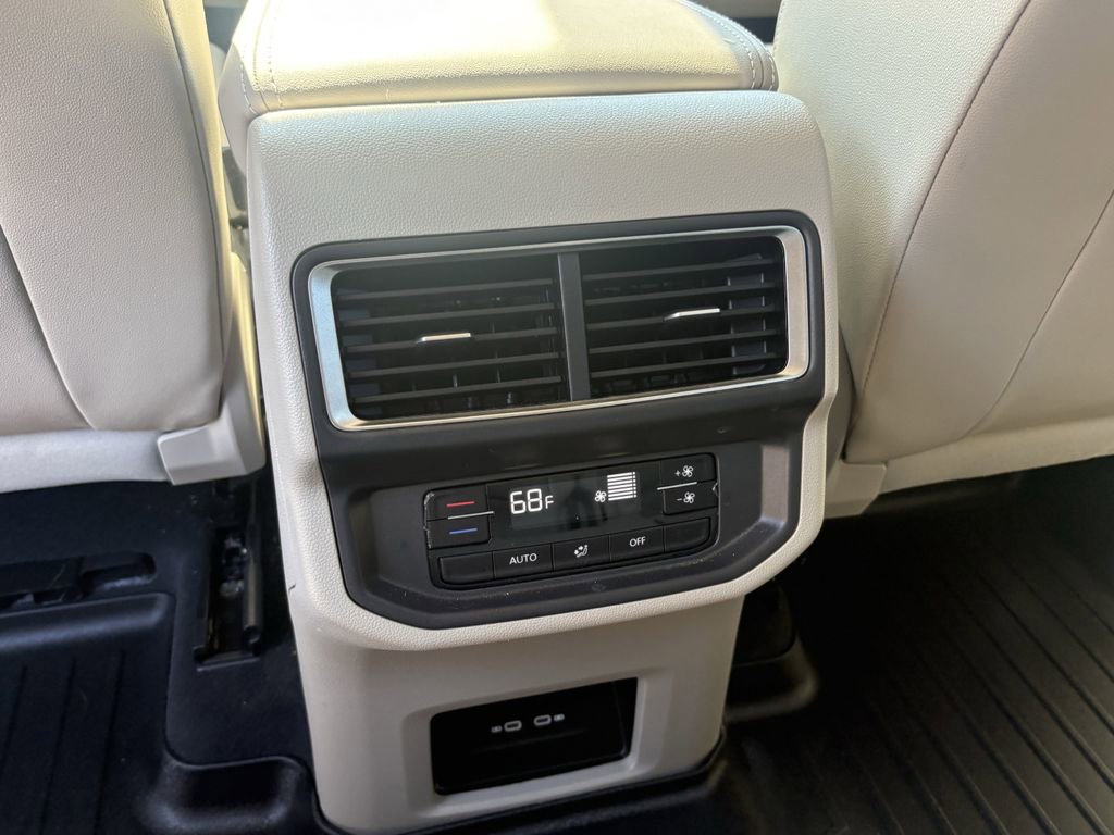 Used 2024 Volkswagen Atlas SE FWD image 25