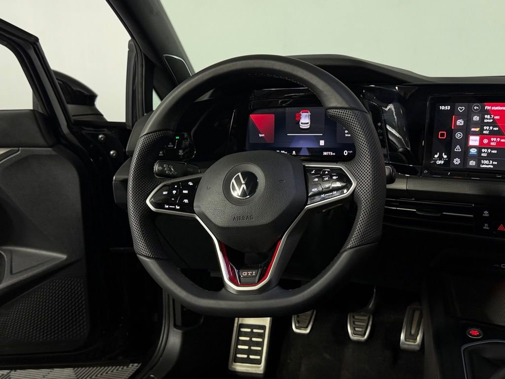 Used 2022 Volkswagen GTI SE image 11