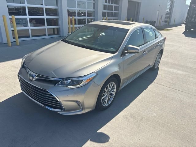 Used 2017 Toyota Avalon Limited w/ All Weather Liner Package FWD image 7