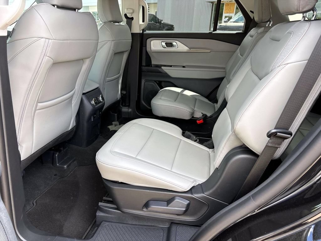 Used 2026 Ford Explorer Active w/ Active Comfort Package AWD/4WD image 11