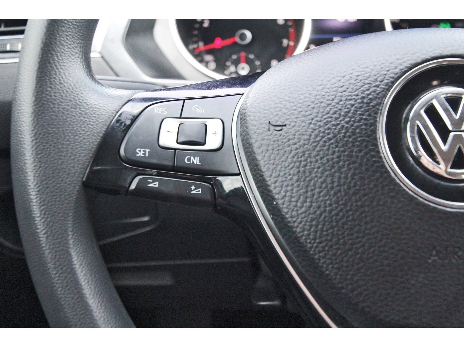 Used 2018 Volkswagen Tiguan S FWD image 15