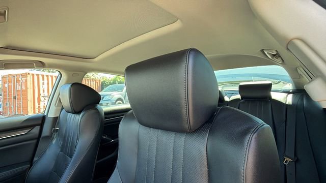 Used 2018 Honda Accord Touring image 22