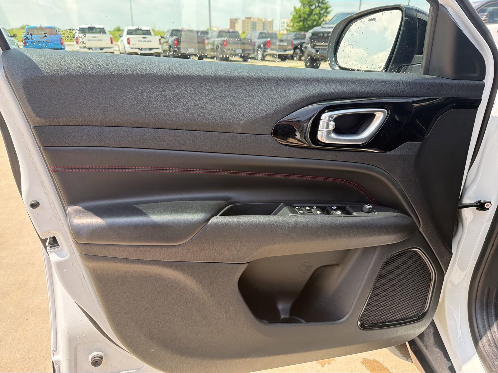 Used 2024 Jeep Compass Trailhawk AWD/4WD image 11