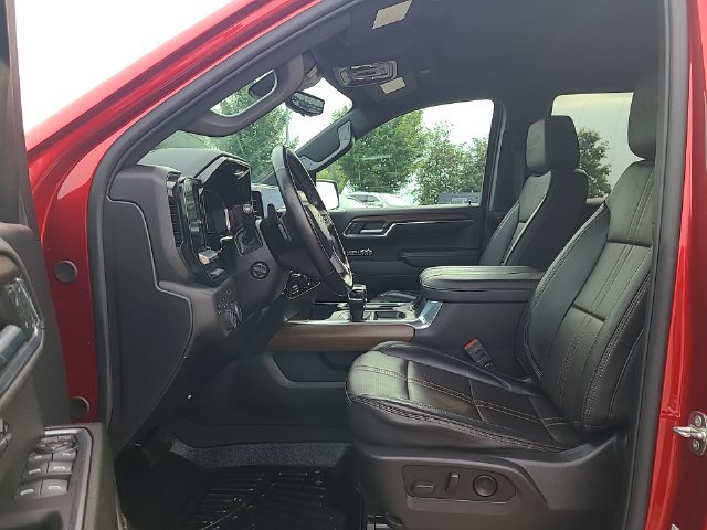 Used 2024 Chevrolet Silverado 1500 High Country w/ Technology Package AWD/4WD image 12